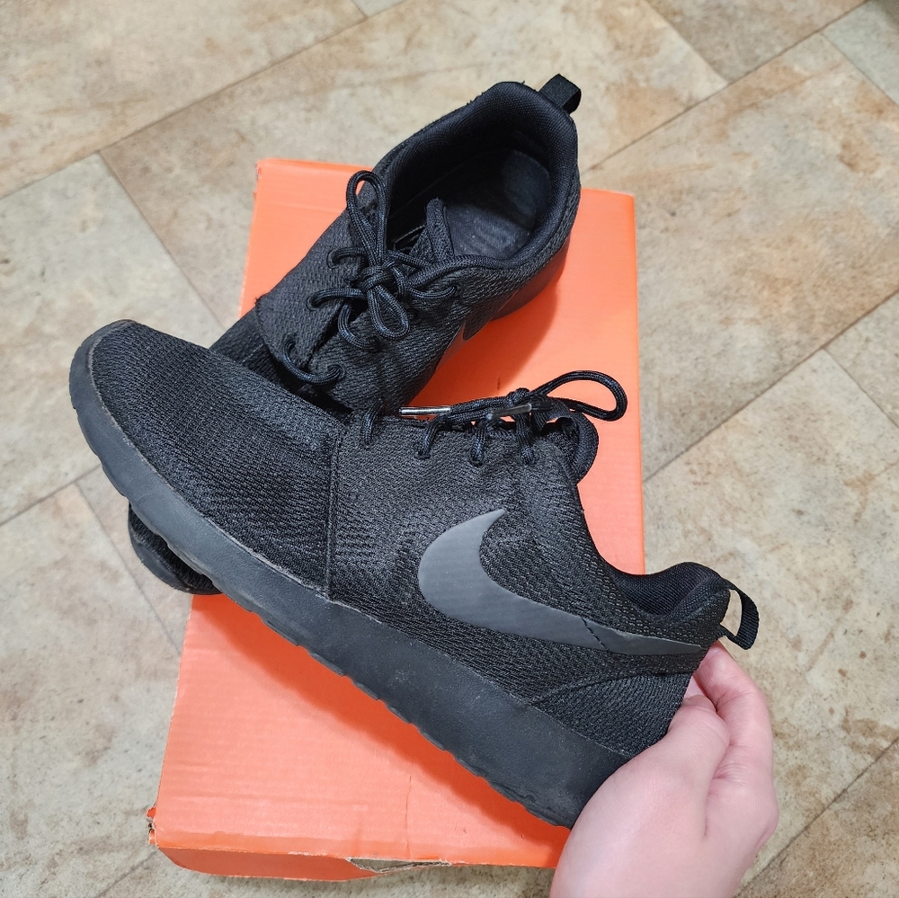 Nike Roches - Picture 5 of 7